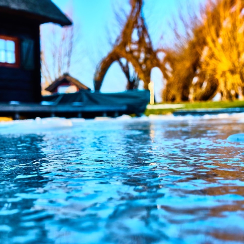 Colored ice - by Helmut Hoffer von Ankershoffen